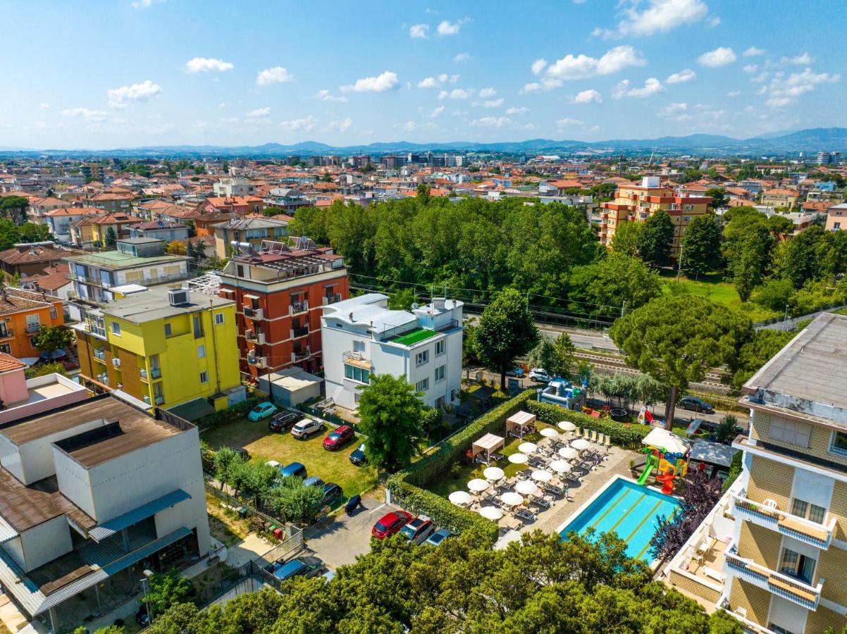 Lotus Hotel All Inclusive & Spiaggia Rimini Exterior photo