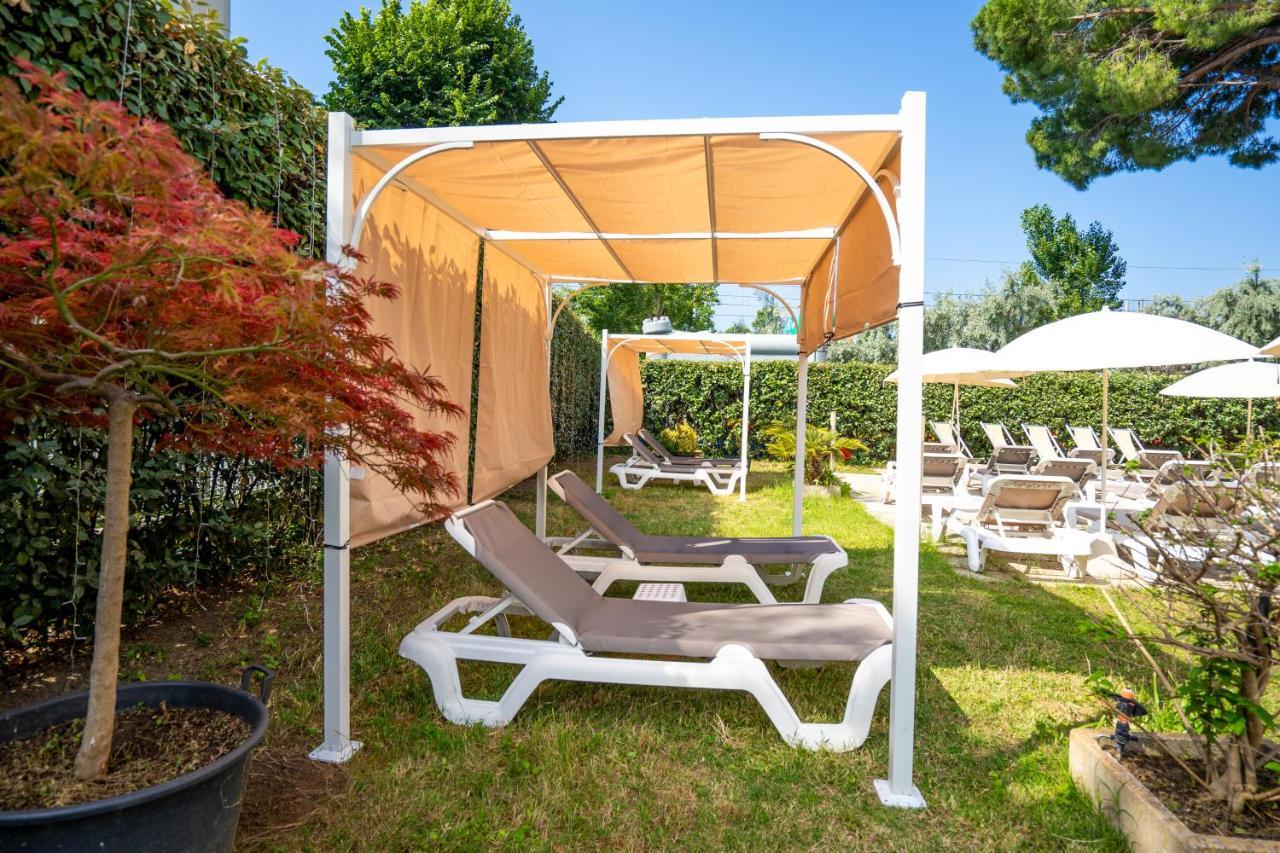 Lotus Hotel All Inclusive & Spiaggia Rimini Exterior photo