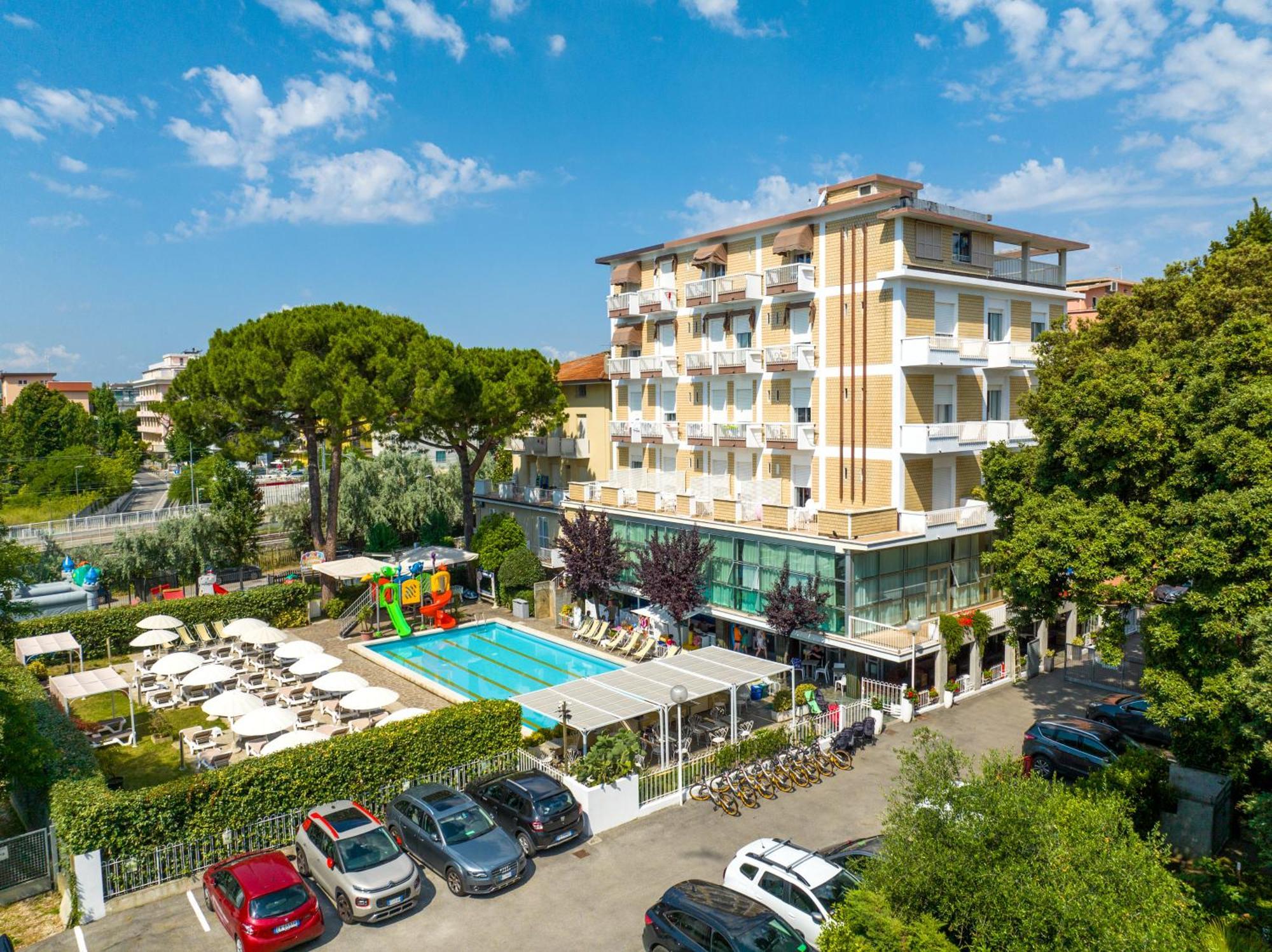 Lotus Hotel All Inclusive & Spiaggia Rimini Exterior photo