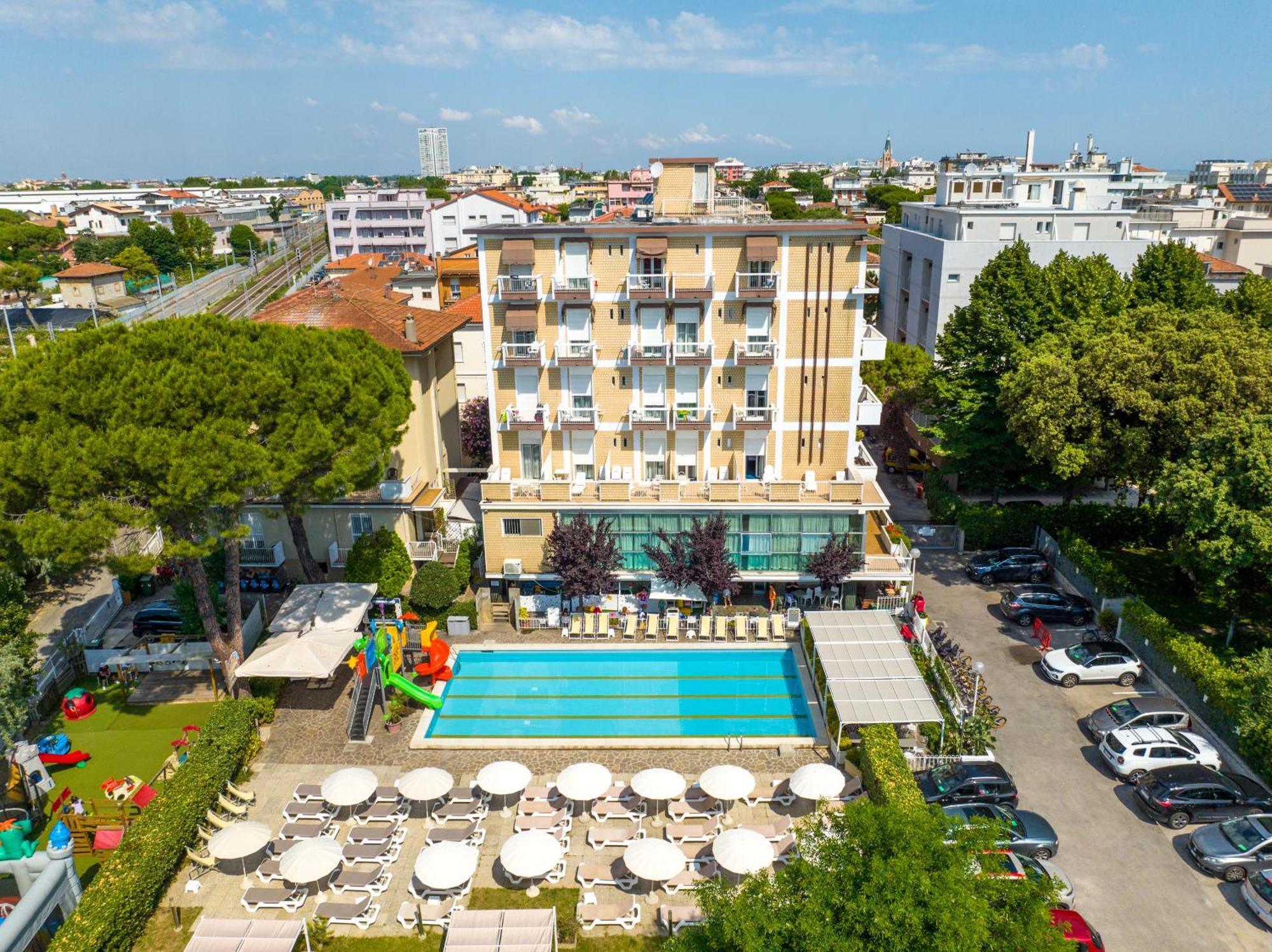Lotus Hotel All Inclusive & Spiaggia Rimini Exterior photo