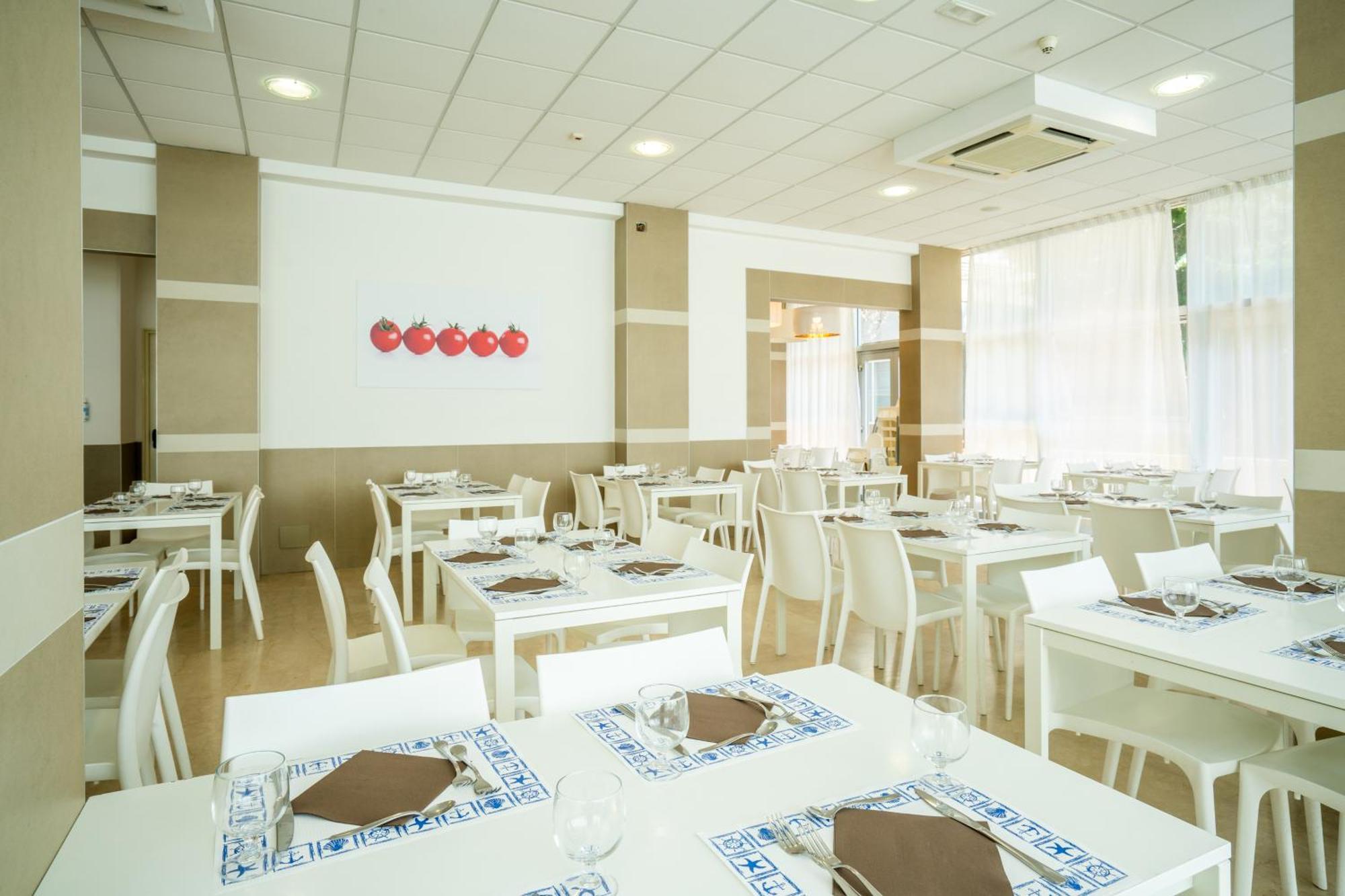 Lotus Hotel All Inclusive & Spiaggia Rimini Exterior photo